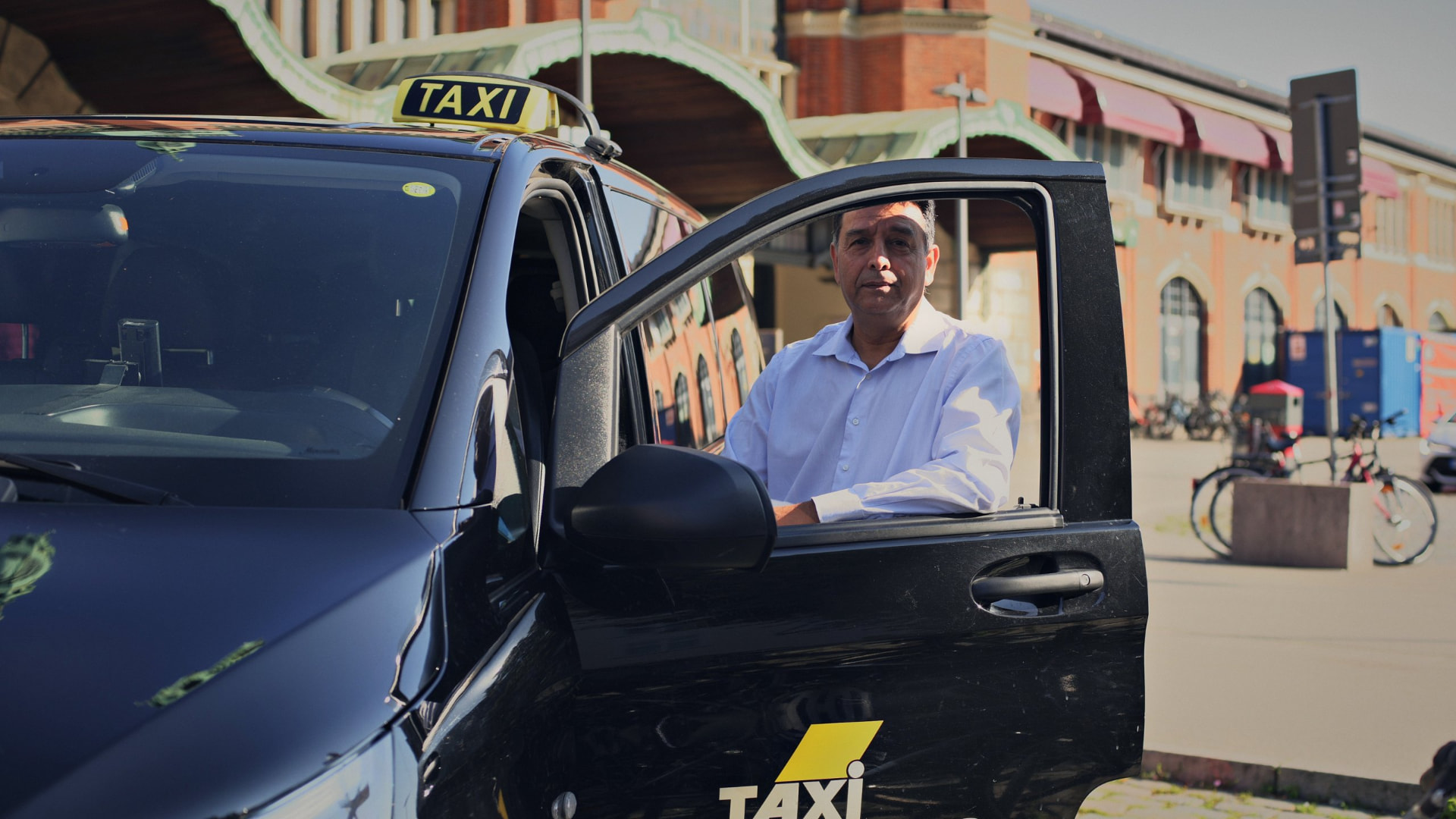 Taxifahrer am Lübecker Hauptbahnhof